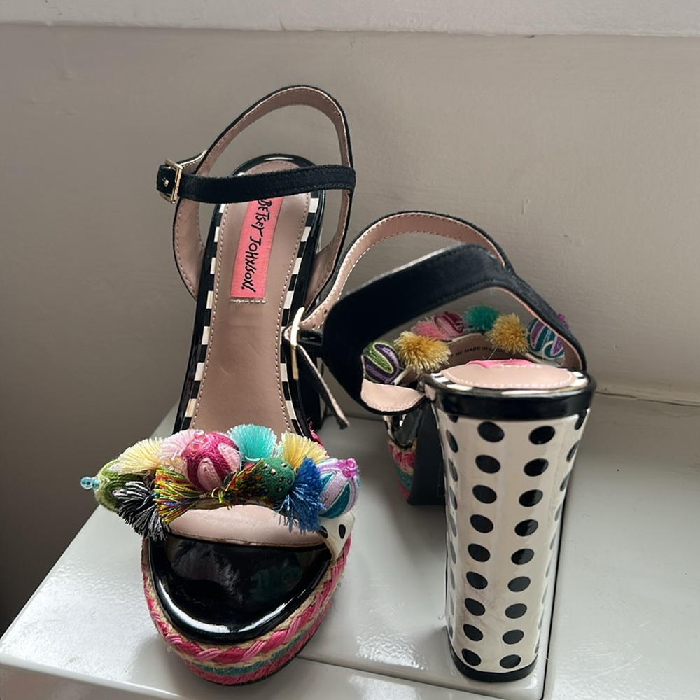 Betsey Johnson pumps